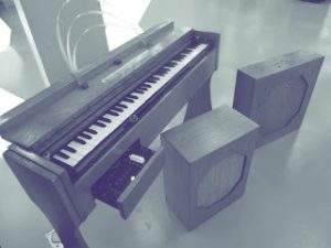 une instrument de musique à clavier appelé onde Martenot