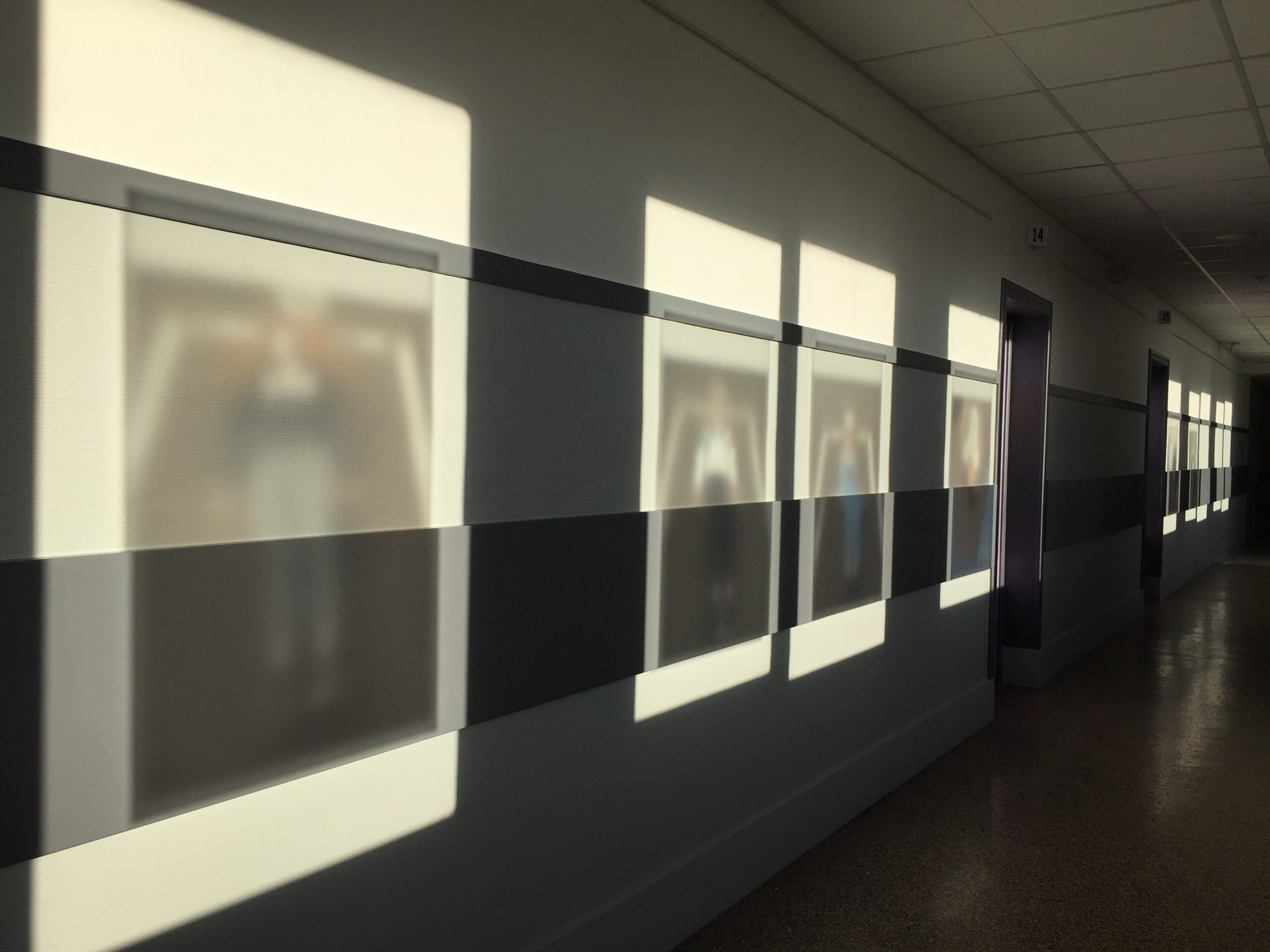 Photos abstraites en noir et blanc.