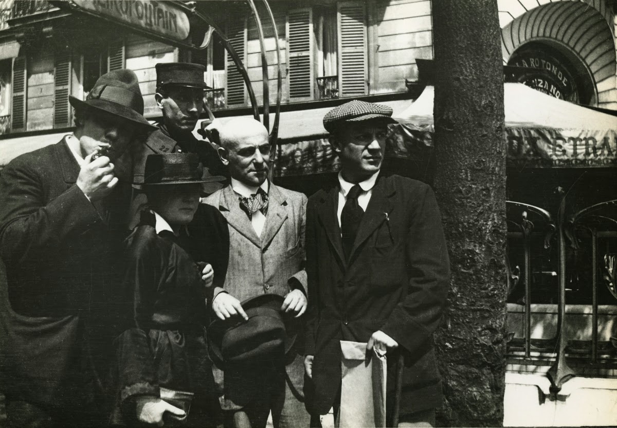 Manuel Ortiz de Zárate, Henri-Pierre Roché (en uniforme), Marie Vassilieff, Max Jacob et Pablo Picasso